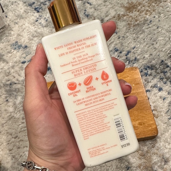 Bath & Body Works In The Sun Super Smooth Body Lotion 24 hour moisturizer - Picture 2 of 3